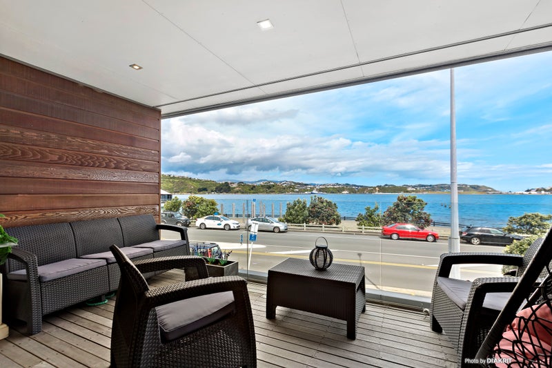 N102/326 Evans Bay Parade, Hataitai, Wellington - Carousel 1