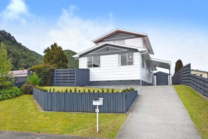 3 Kansas Grove, Totara Park, Upper Hutt - Carousel 1