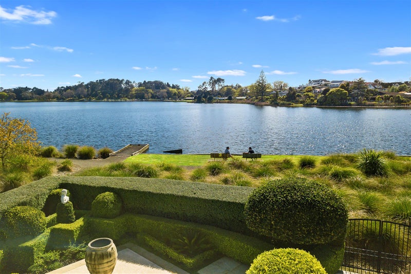 64 Lake Crescent, Hamilton Lake, Hamilton - Carousel 21