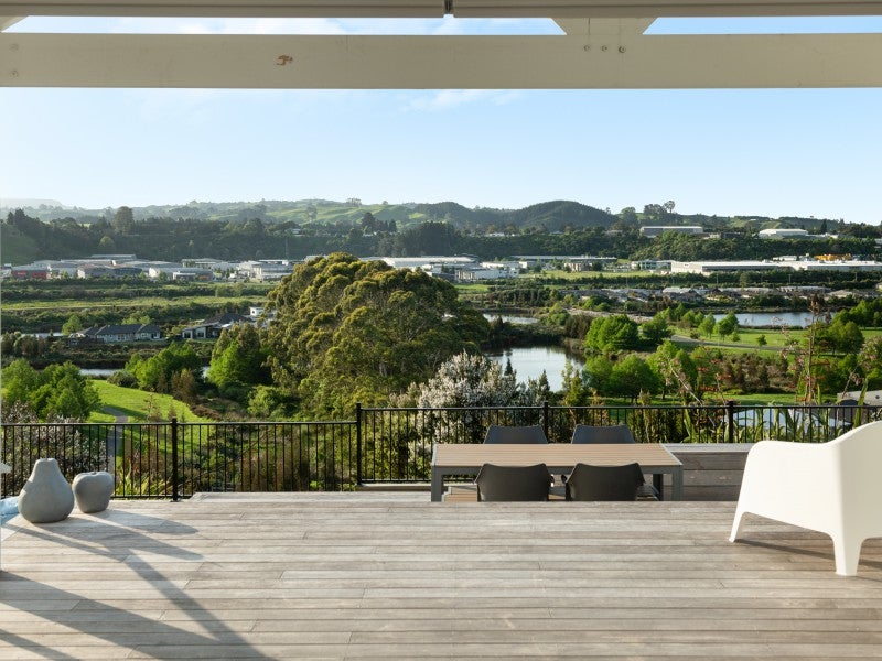 7 Broadwater Close, Pyes Pa, Tauranga - Carousel 1
