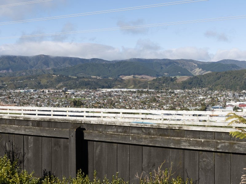46 Percy Kinsman Crescent, Riverstone Terraces, Upper Hutt - Carousel 16