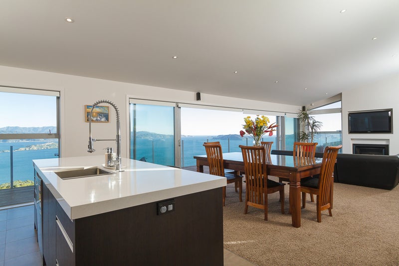 19 Bennett Grove, Newlands, Wellington - Carousel 1