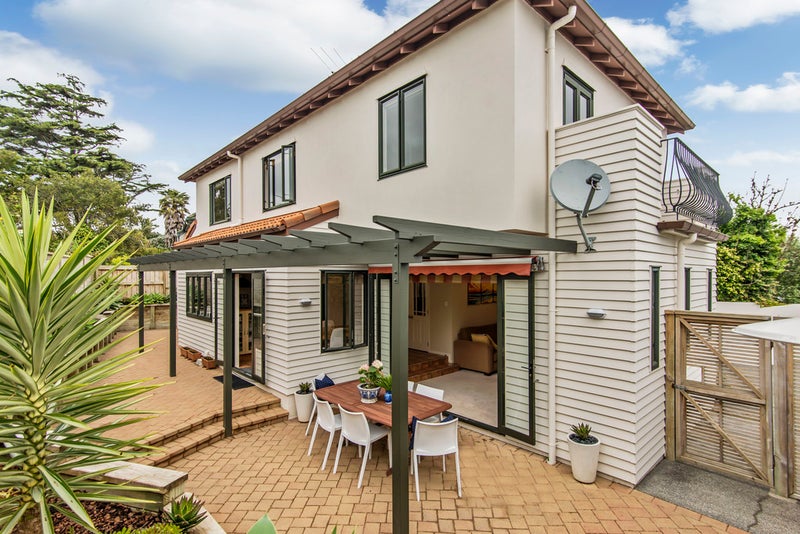 12A Appleyard Crescent, Meadowbank, Auckland - Carousel 1
