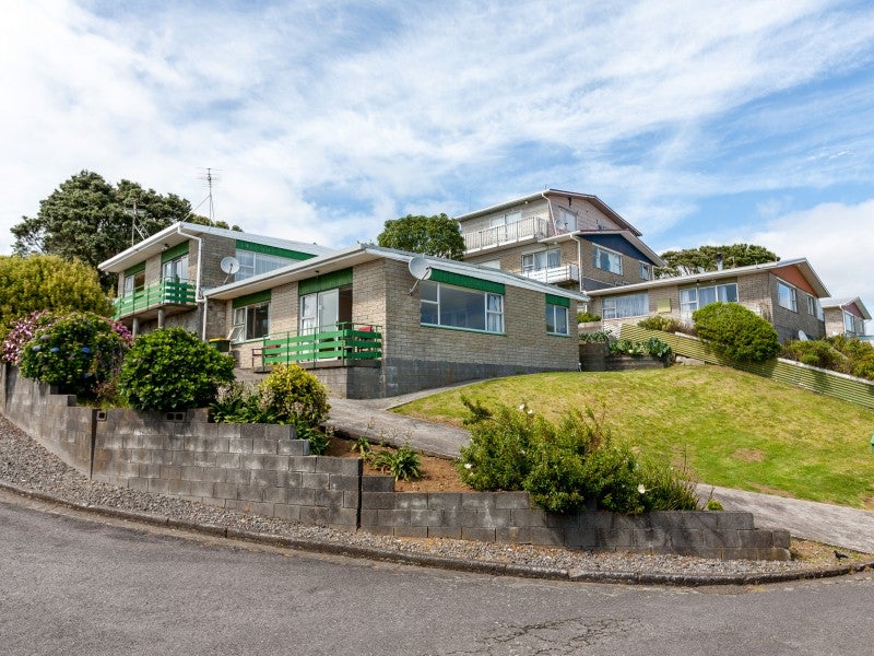 1/21 Port View Crescent, Moturoa, New Plymouth - Carousel 1