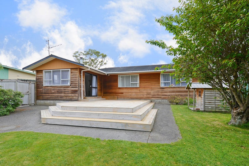 14 Fremont Grove, Totara Park, Upper Hutt - Carousel 2