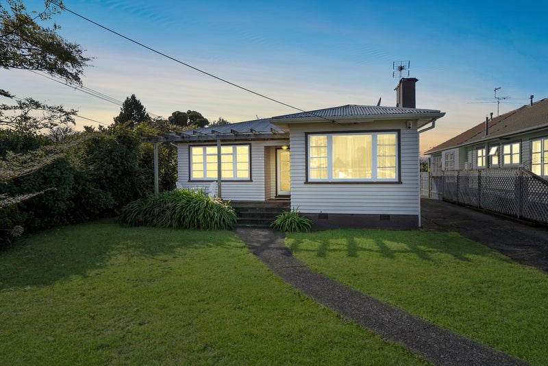 14 Stephen Street, Trentham, Upper Hutt - Carousel 1
