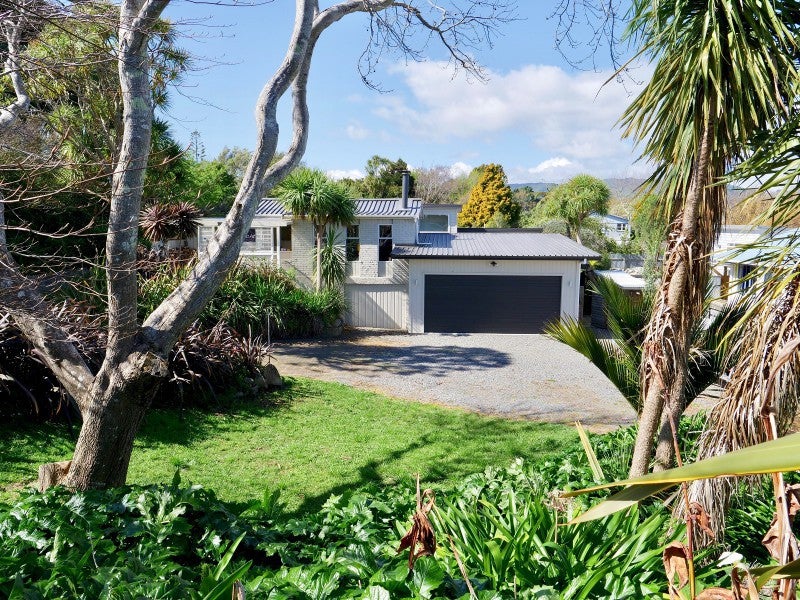 11 Ruru Road, Otaihanga, Paraparaumu - Carousel 2