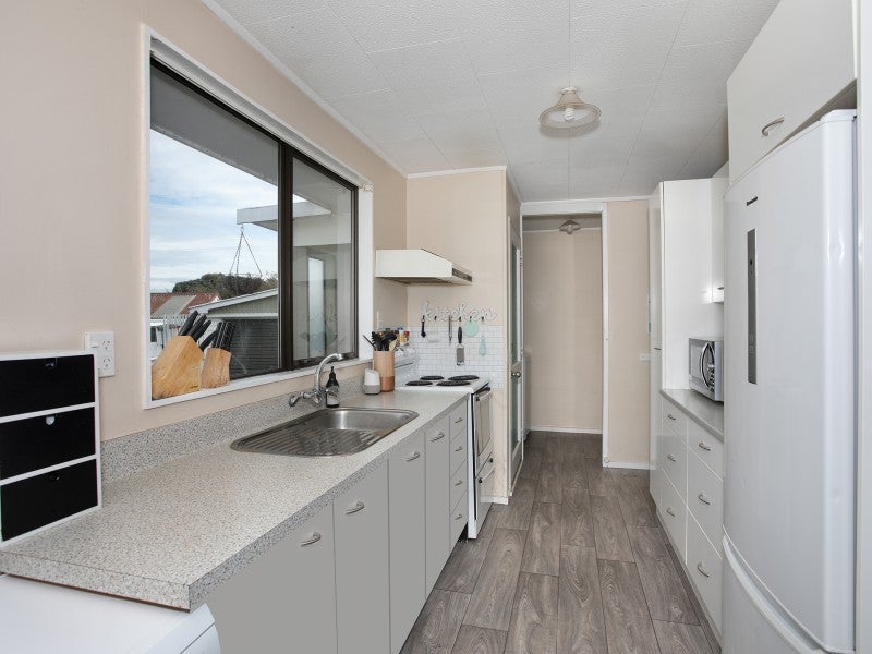 17 Hammond Street, Bulls - Carousel 2