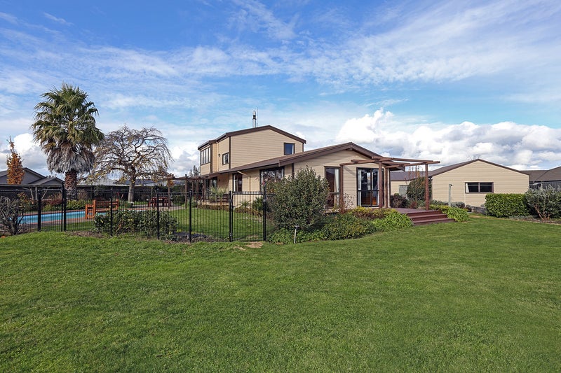 21 Arbuckle Road, Frimley, Hastings - Carousel 1