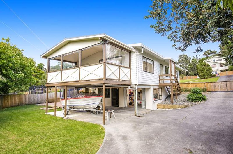 8 Randal Place, Bayview, Auckland - Carousel 1