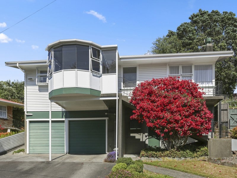 11 Taunton Place, Lynmouth, New Plymouth - Carousel 1