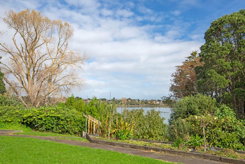 2/14 Cleary Road, Panmure, Auckland - Carousel 9