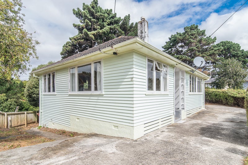 37 Dorset Grove, Cannons Creek, Porirua - Carousel 11