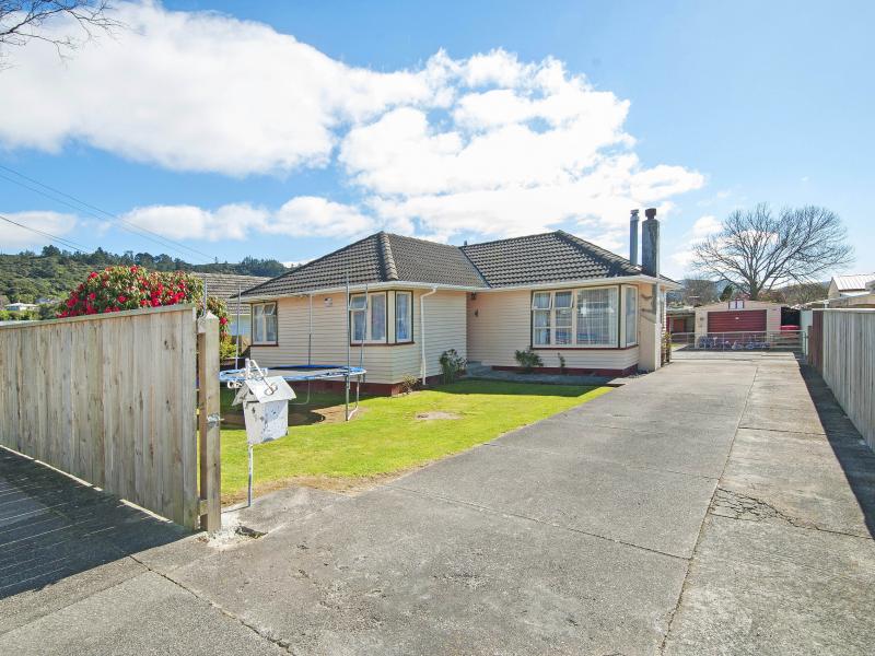 4 Chittick Street, Stokes Valley, Lower Hutt - Carousel 2