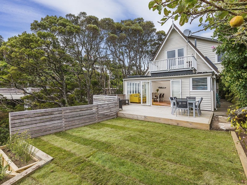 184 Glenmore Street, Northland, Wellington - Carousel 1