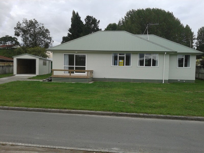 8 Plateau Drive, Fitzroy, Hamilton - Carousel 1