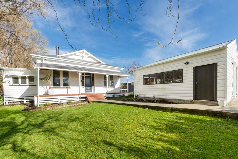 63 James Line, Kelvin Grove, Palmerston North - Carousel 1