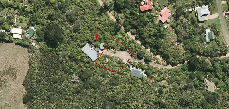 8 Huruhi Road, Oneroa, Waiheke Island - Carousel 2