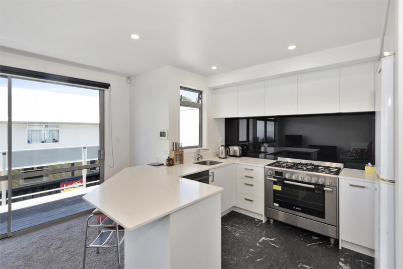 4/17 Manning Street, Hamilton Central, Hamilton - Carousel 2