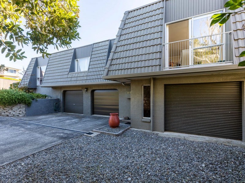 8 Saint Ives Grove, Whalers Gate, New Plymouth - Carousel 2