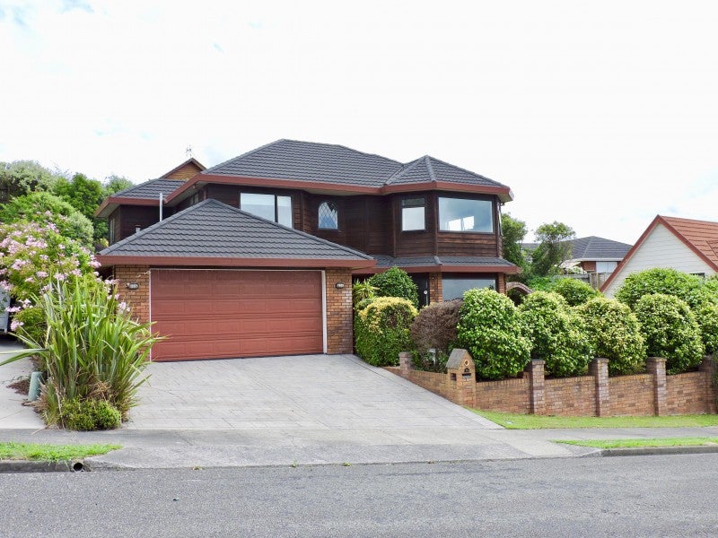 14 Kinnel Grove, Papakowhai, Porirua - Carousel 1