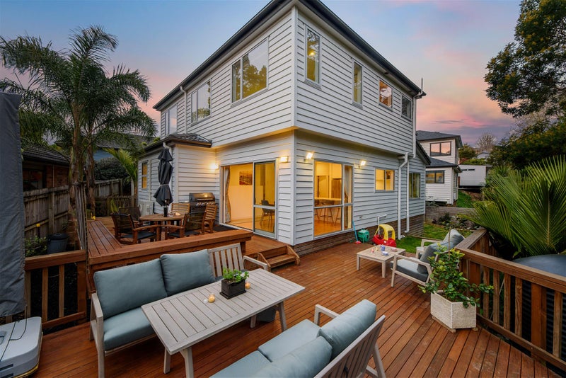 6B Cronin Place, Beach Haven, Auckland - Carousel 2