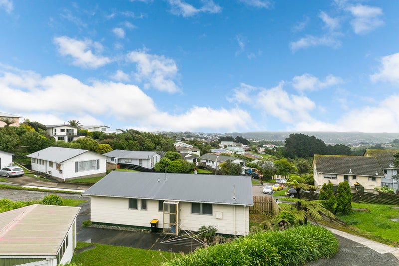 9B Pimlico Place, Newlands, Wellington - Carousel 1