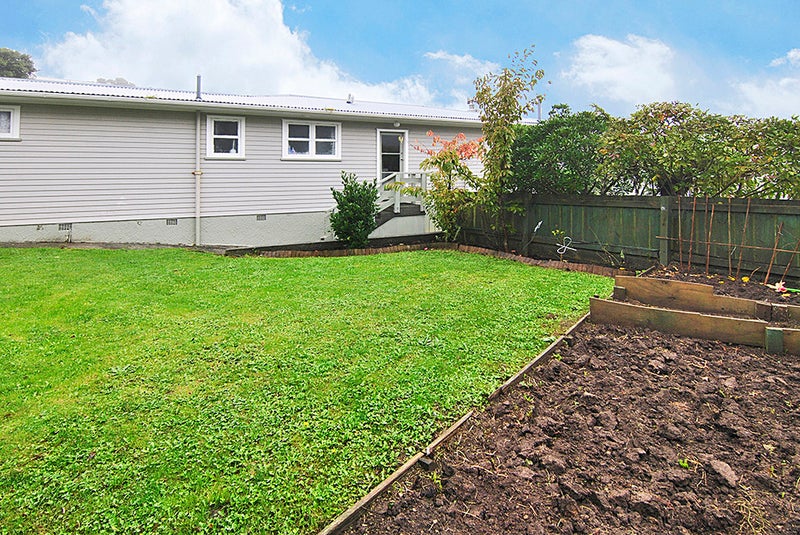 58 Batchelor Street, Newlands, Wellington - Carousel 2