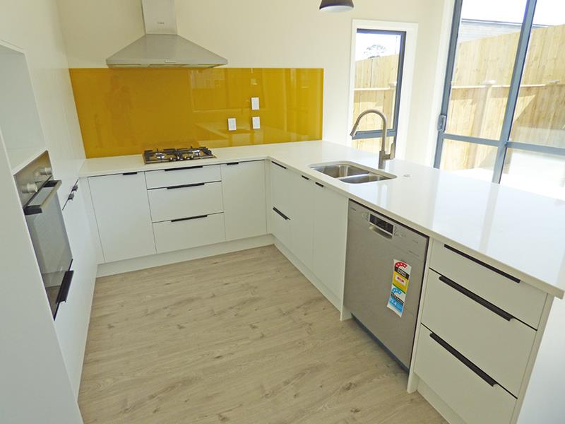 8 Houhora Street, Westgate, Auckland - Carousel 2