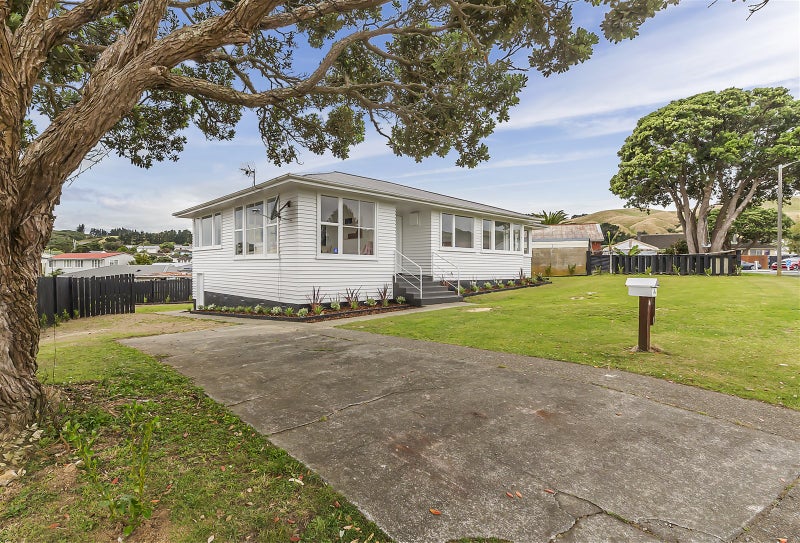 4 Natone Street, Waitangirua, Porirua - Carousel 1