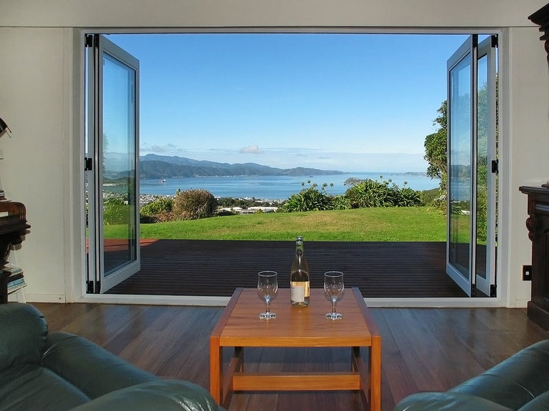 16 Reese Jones Grove, Maungaraki, Lower Hutt - Carousel 1