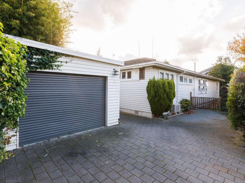 23 Pahiatua Street, Hokowhitu, Palmerston North - Carousel 2