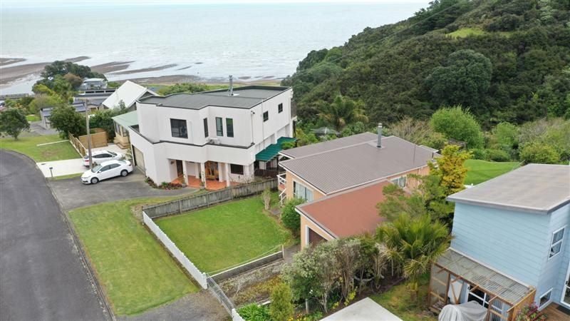 15 Eames Crescent, Te Mata - Carousel 19