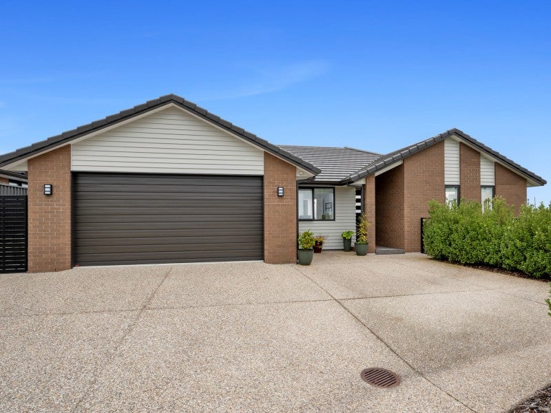 2 Te Ranga Memorial Drive, Pyes Pa, Tauranga - Carousel 1