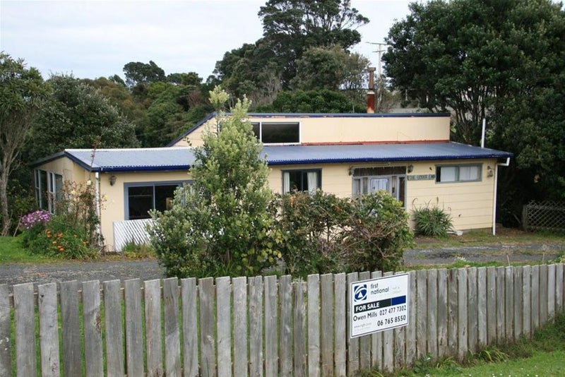 7 Rerenga Street, Mōkau - Carousel 1