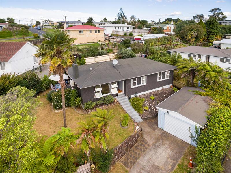 8 Carnie Street, Gate Pa, Tauranga - Carousel 1