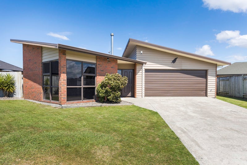 62 Branigan Parade, Kelvin Grove, Palmerston North - Carousel 2