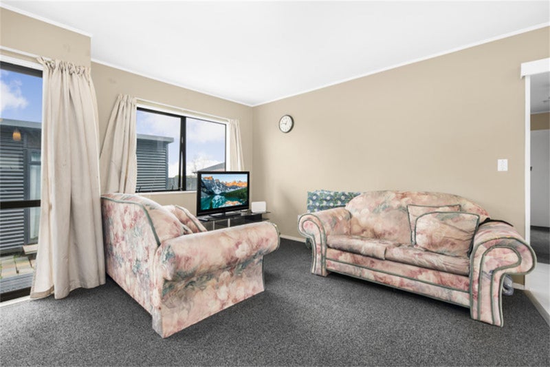 2/10 Hatherley Place, Clendon Park, Auckland - Carousel 2