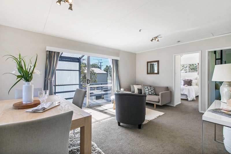 6 Sunkist Bay Road, Beachlands, Auckland - Carousel 1