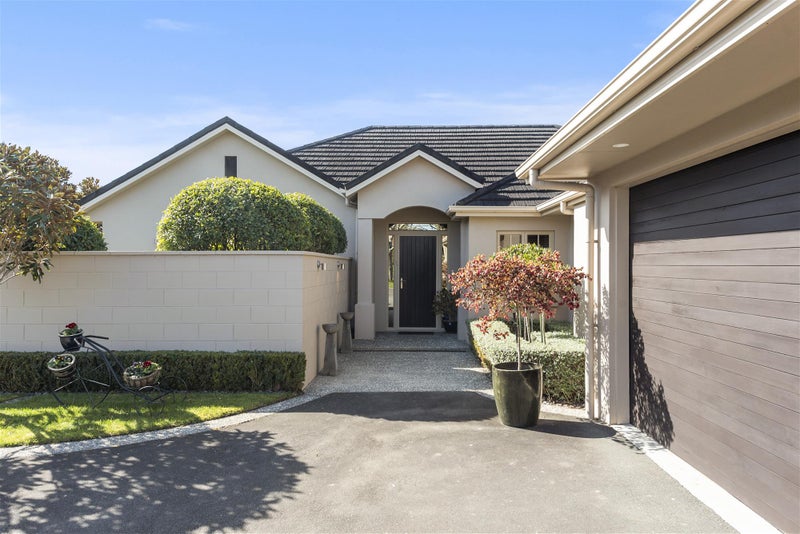 4 Gavin Heights, Rototuna, Hamilton - Carousel 2