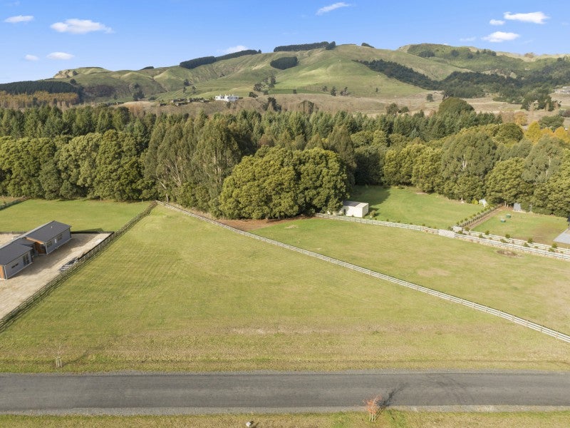 18 Lancewood Way, Kinloch, Taupo - Carousel 2