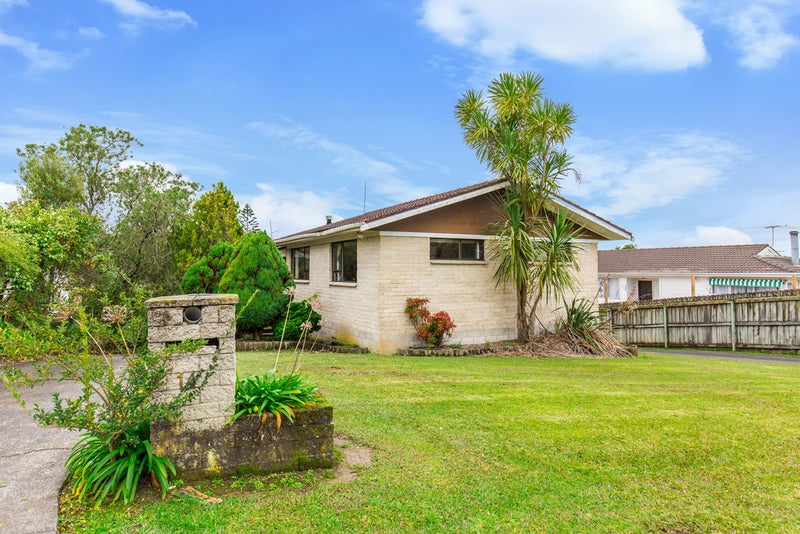 14 Butterworth Drive, Glendene, Auckland - Carousel 1