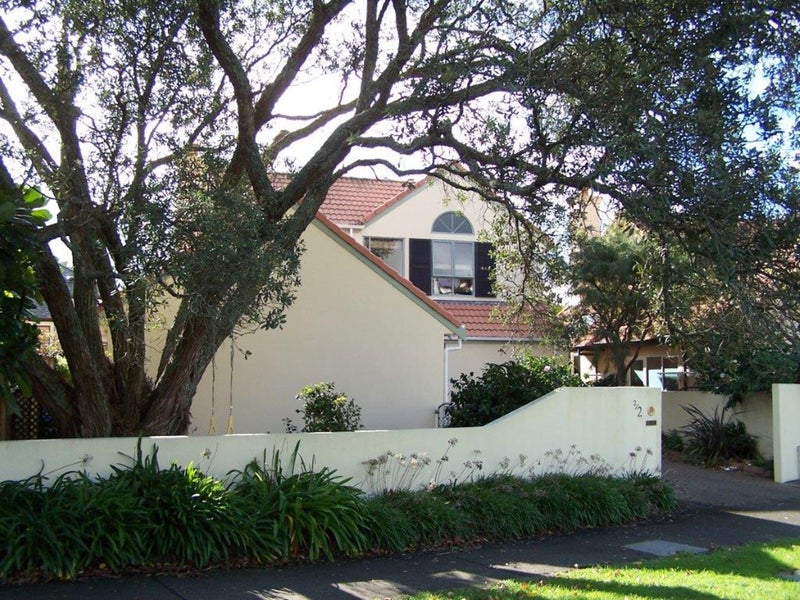 2/2 Nihill Crescent, Mission Bay, Auckland - Carousel 1