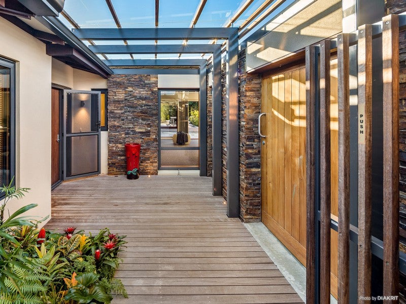 35 The Track, Plimmerton, Porirua - Carousel 2