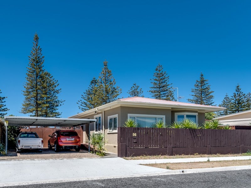 96 Te Awa Avenue, Te Awa, Napier - Carousel 1