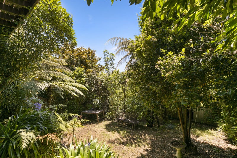 12 Kenilworth Grove, Silverstream, Upper Hutt - Carousel 20