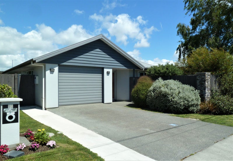 99 Kenilworth Road, Mayfair, Hastings - Carousel 2