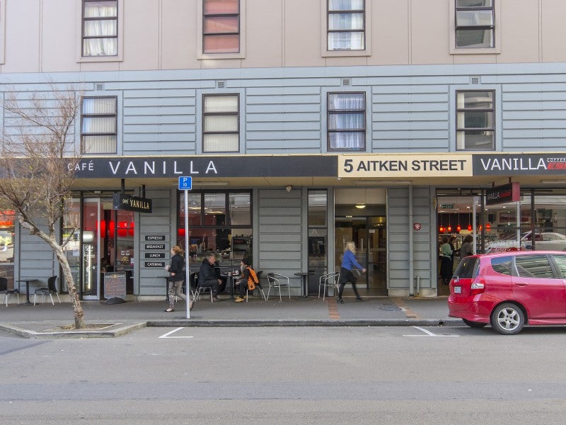 816/5 Aitken ST, THORNDON, WELLINGTON - Carousel 1