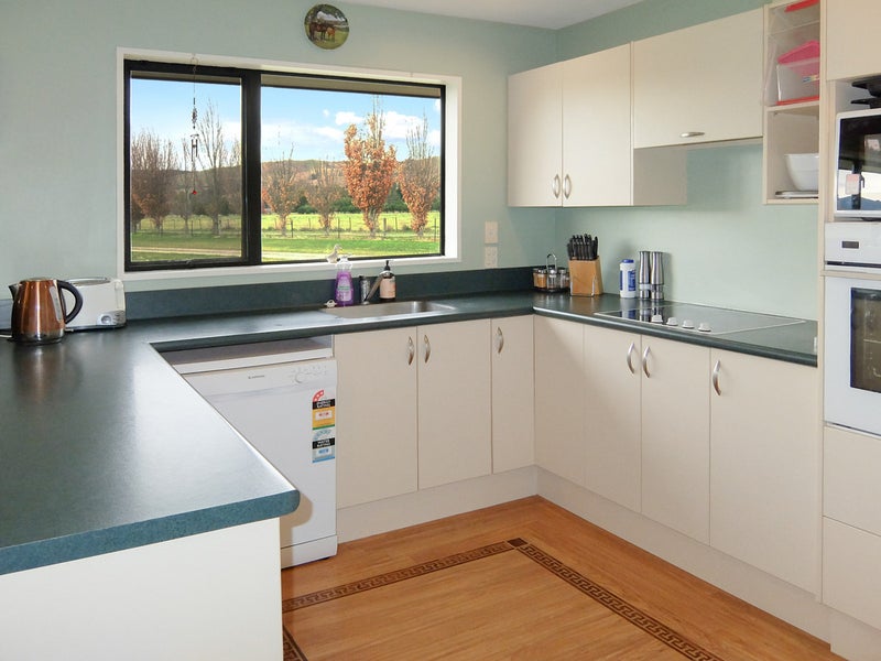 24 Seniors Road, Blenheim - Carousel 2