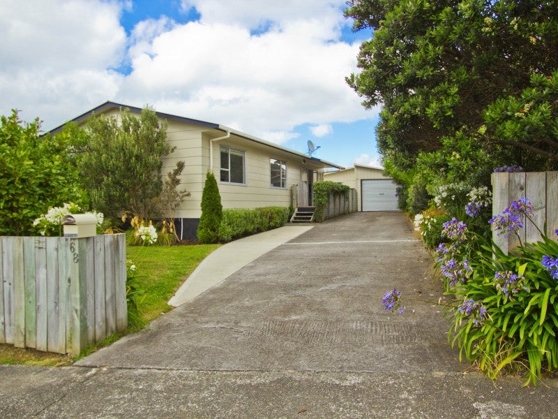 68 Cypress Drive, Maungaraki, Lower Hutt - Carousel 1